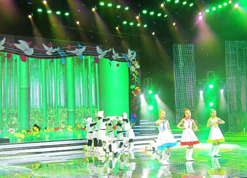 北京2013年央视少儿春晚舞台香蕉视频污版免费下载 北京2013年央视少儿春晚舞台香蕉视频污版免费下载